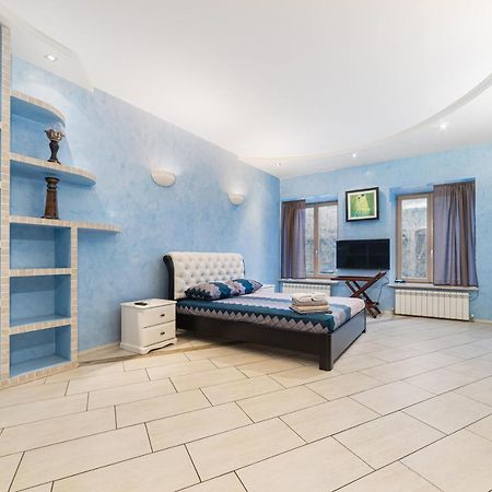 Classical Deribasivska 3-Bedrooms Apartment Odessa Eksteriør bilde