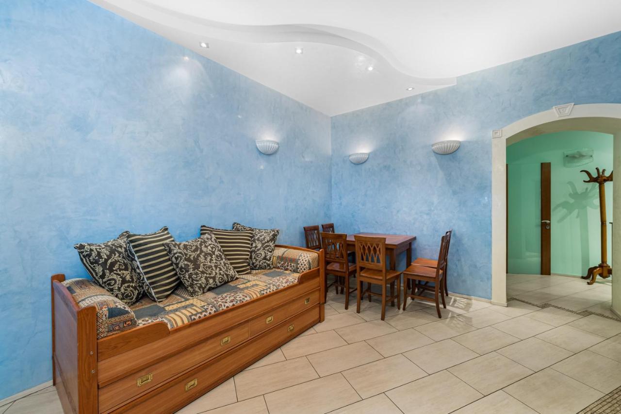 Classical Deribasivska 3-Bedrooms Apartment Odessa Eksteriør bilde