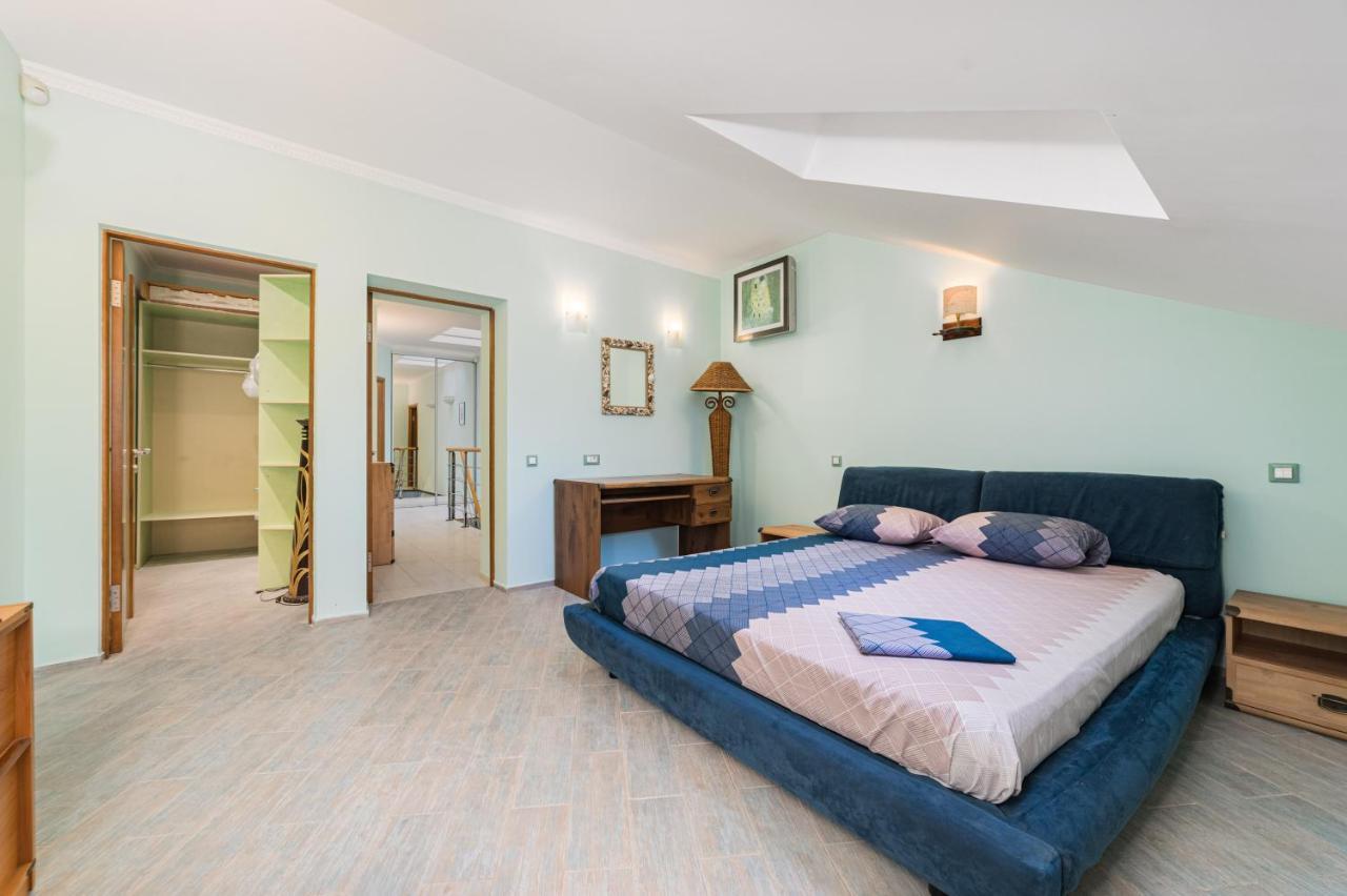 Classical Deribasivska 3-Bedrooms Apartment Odessa Eksteriør bilde