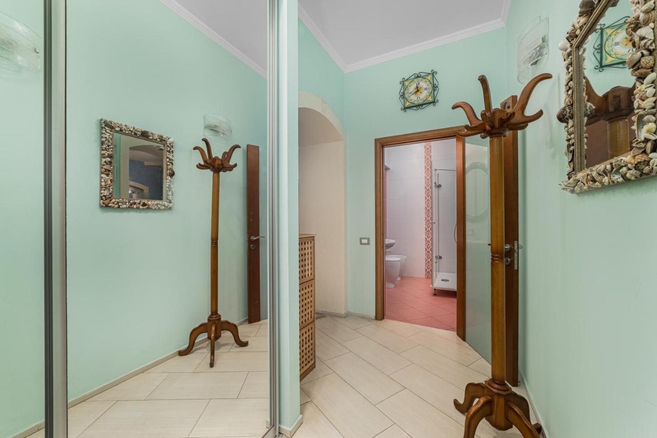 Classical Deribasivska 3-Bedrooms Apartment Odessa Eksteriør bilde