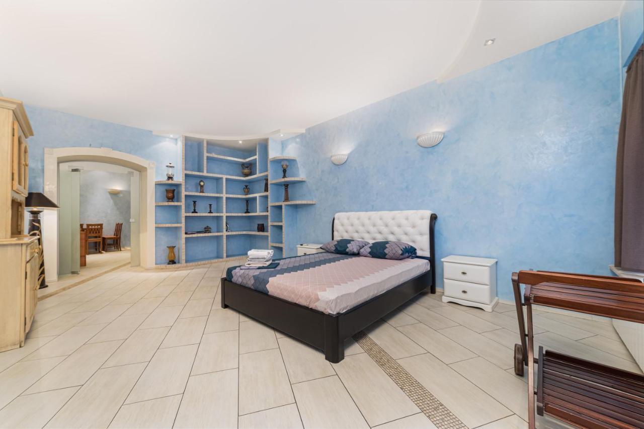 Classical Deribasivska 3-Bedrooms Apartment Odessa Eksteriør bilde